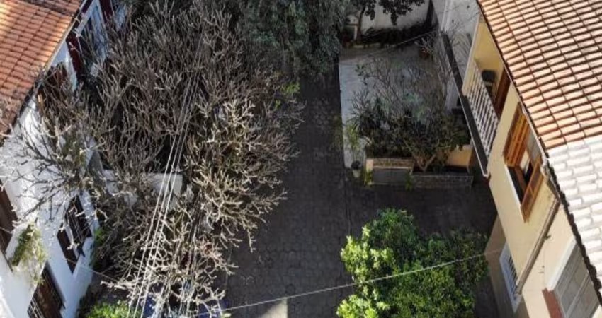 casa a venda com 170m2 , 5 dormitorios , 5 banheiros e 2 vagas
