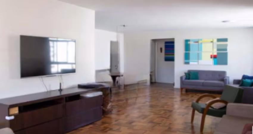 Apartamento de Luxo no Jardim Paulista: 3 Quartos, 1 Suíte, 4 Banheiros, 2 Vagas de Garagem, 271m² - São Paulo - SP.