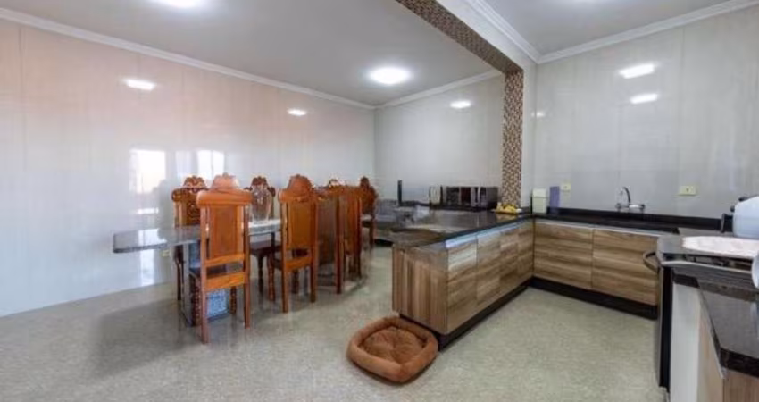 Casa à venda na Vila Alpina com 300m², 4 quartos e 4 vagas