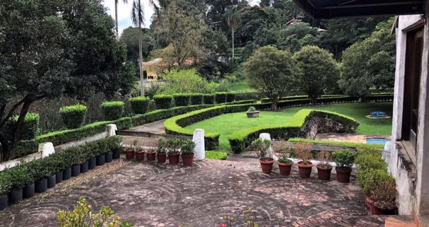 Casa para reforma - Terreno 2 mil metros