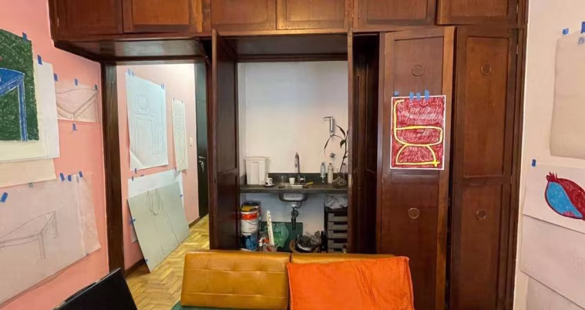 CONJUNTO COMERCIAL COM 28m2, SEM VAGA, BOM LOCAL