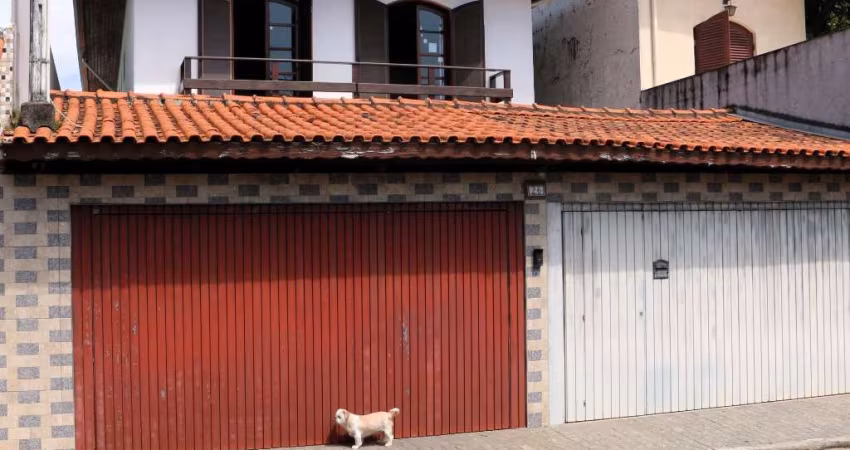 Casa com 255m² em Veleiros | 3 Quartos (1Suíte) | 4 Vagas | Não Geminada