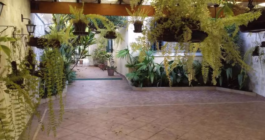 Casa à venda no Jardim Umuarama com 248m² 3 dormitórios 1 suíte 3 banheiros 2 vagas