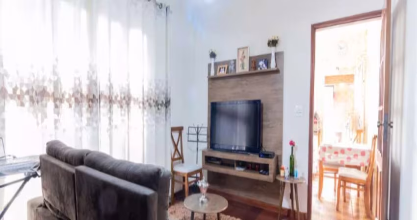 Imperdível: Casa à venda em São Paulo - SP, bairro Socorro, 3 quartos, 1 suíte, 4 banheiros, 2 vagas de garagem, 150m² de área.