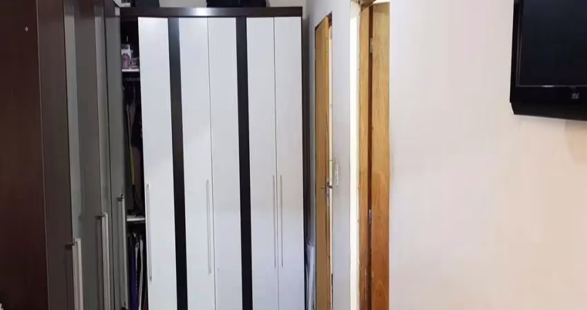 CASA TERREA COM 2 CASAS NO TERRENO A VENDA -250M²