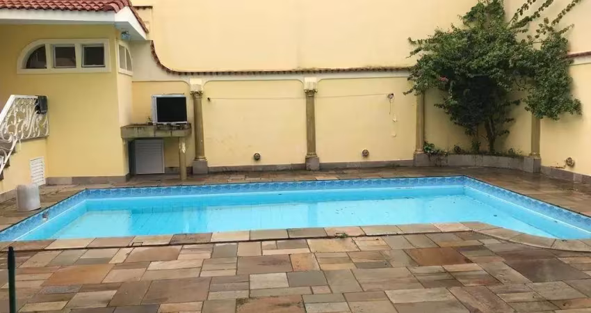 Sobrado em Jardim Chácara Inglesa, 467 m², 4 Dormitórios.