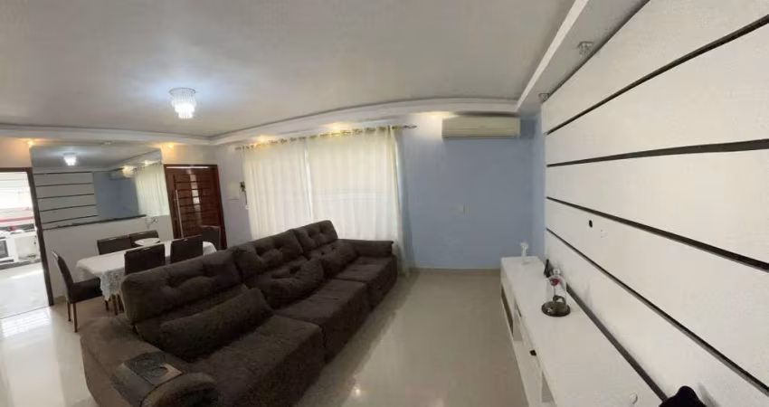 Sobrado à venda 400m²  4 dormitórios 4 suítes 5 banheiros 3 vagas de garagem Tatuapé