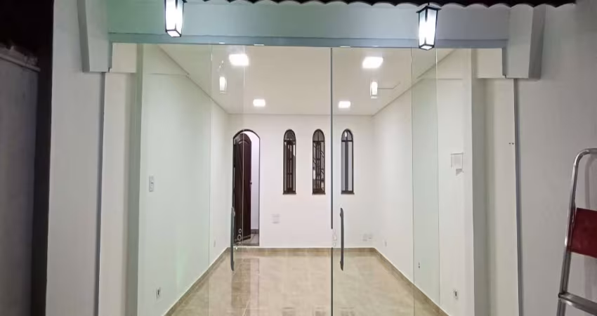 Sobrado à venda 100m² 2 dormitórios 2 suítes 3 banheiros 4 vagas de garagem  Vila Gomes Cardim.