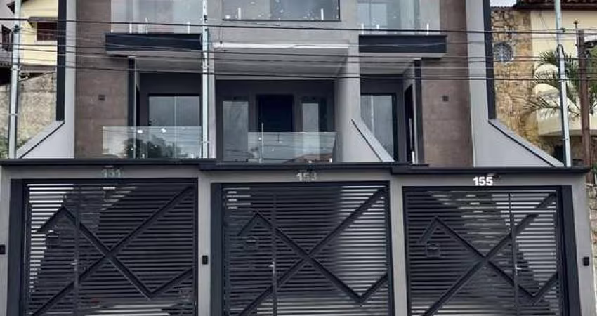 Sobrado novo com 237m² 3 dorimtorios 3 vagas de garagem com area gourmet no Jardim Textil
