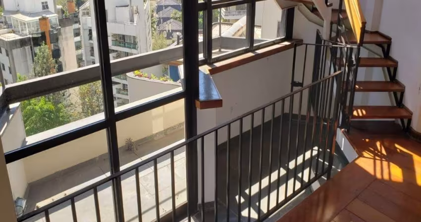 Apartamento no Real Parque com 240 m², 3 Dormitórios, 2 Suítes e 3 Vagas.