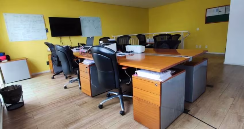 Casa Comercial à venda com 129m² na Vila Leopoldina.