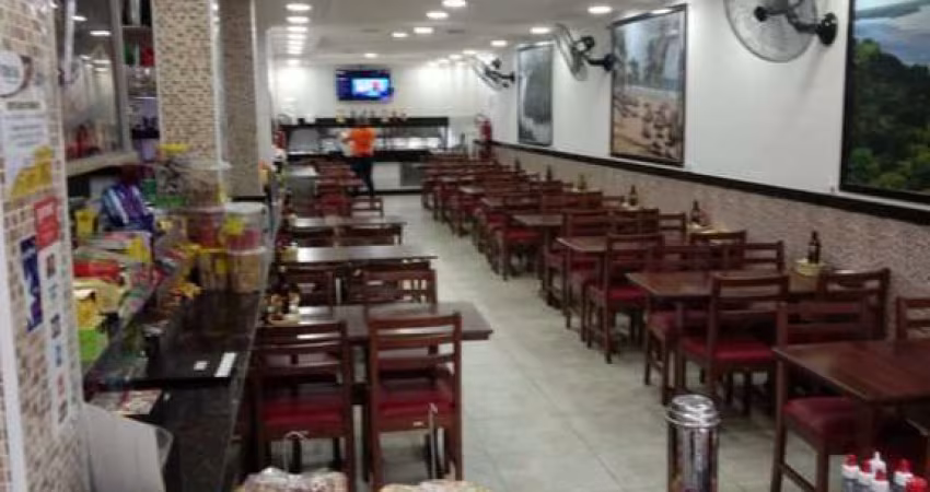 Ponto comercial á venda na Vila Clementino, com 220m²  2 banheiros