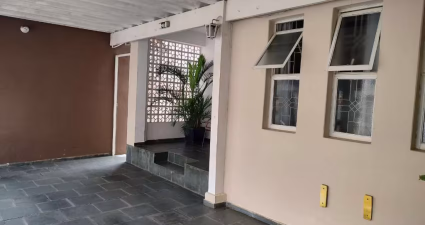 Casa reformada na Vila Alice em Santo André