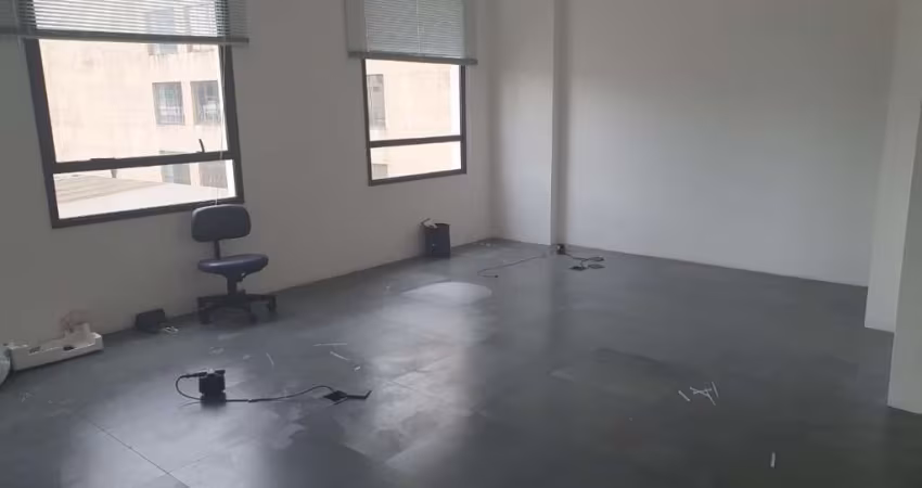 Sala comercial em Alphaville Industrial, 50m², 1 vaga.