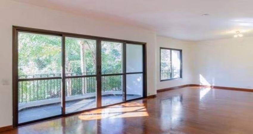 Apartamento na Vila Nova Conceição de 4 Quartos com 2 Vagas - 142m² à Venda.