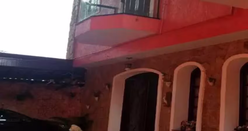 Casa 4 suítes e piscina no Parque Continental