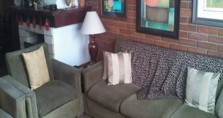 Sobrado à venda no Jardim Luzitânia com 360m² 4 dormitórios 2 suítes 5 banheiros 2 vagas