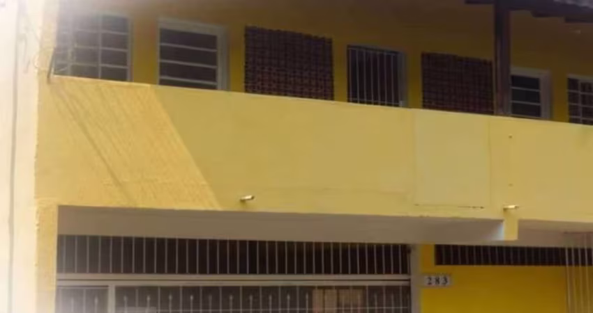 Casa ampla no Jardim Miranda em Cotia