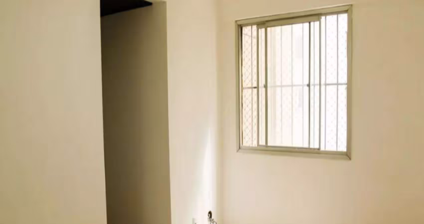 Apartamento no Condomínio Parque Residencial Nossa Senhora do Sabará na Vila Emir com 47m² 2 dormitórios 1 banheiro 1 vaga