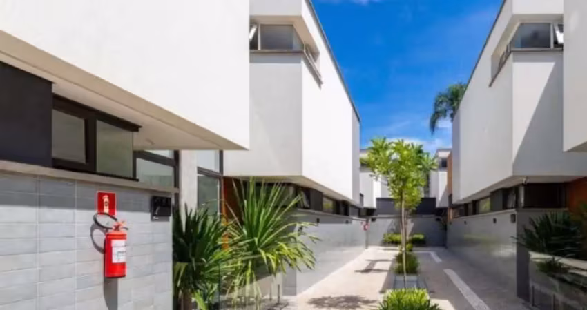 Casa de luxo em condomínio no Campo Belo, São Paulo - SP: 4 quartos, 4 suítes, 7 banheiros, 4 vagas, 427 m².