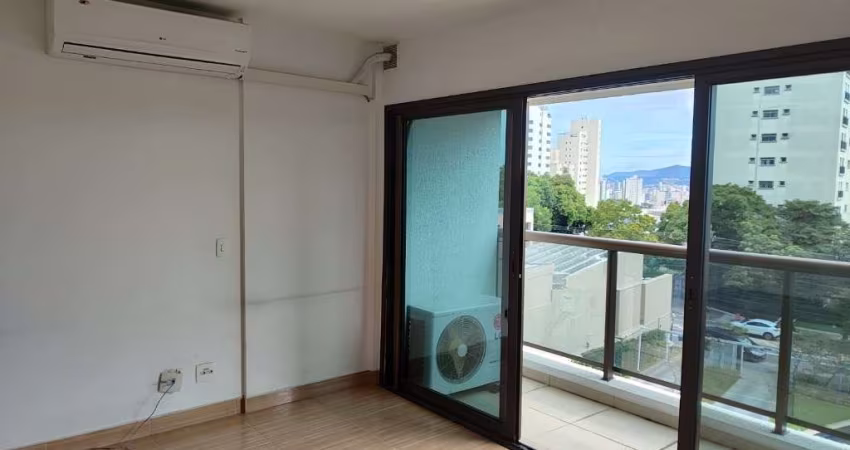 .Conj comercial de 40 m² com vaga para locação