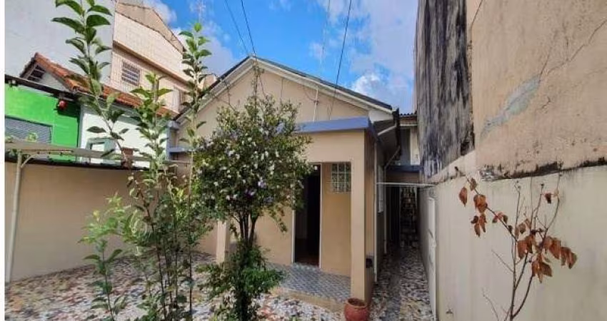 Casa próximo ao metrô com garagem