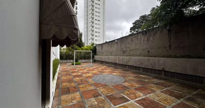 Apartamento no Condomínio Villa D Este no Planalto Paulista com 240m² 4 dormitórios 2 suítes 4 banheiros 4 vagas