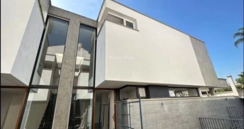 Casa de Alto Padrão em Condomínio no Brooklin: 3 quartos, 3 suítes, 4 banheiros, 4 vagas e 481m² em São Paulo - SP