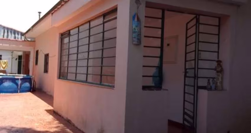 Casa terrea com 2 Quartos e 2 banheiros à Venda, 304 m²