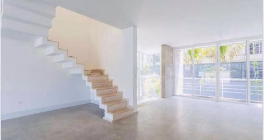 Casa com 4 dormitórios para Locaçao  425 m²