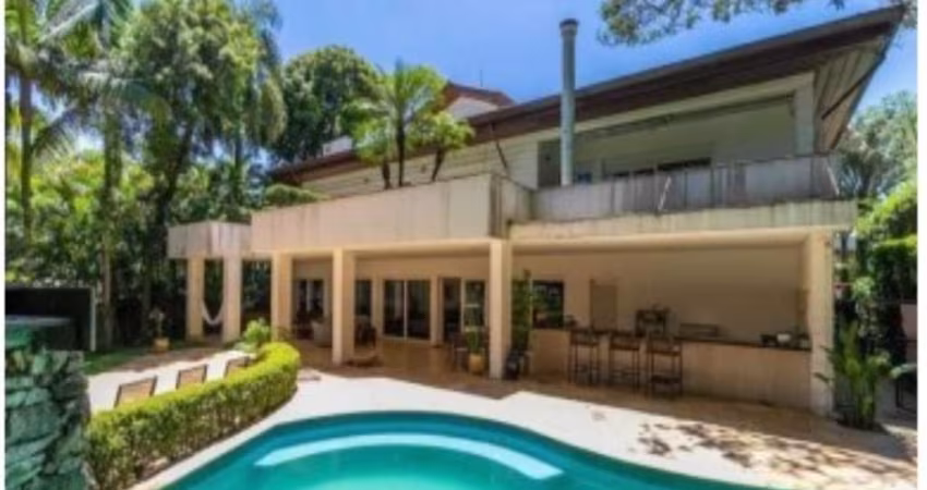 Maravilhosa casa em condomínio fechado !!!