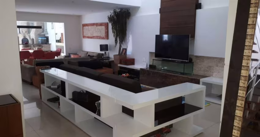 Casa de condomínio à venda na Vila Albertina com 300m² 5 dormitórios 2 suítes 4 banheiros 3 vagas