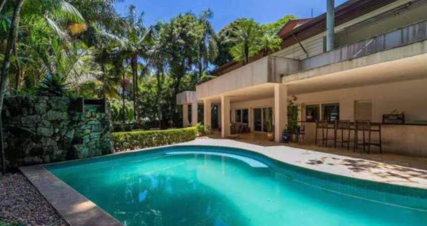 Casa em condomínio à Venda 4 Suítes e 5 Vagas Jardim Cordeiro SP !