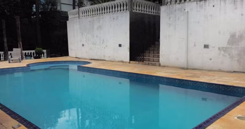 Casa de Condomínio com 3 Quartos, 4 banheiros e 9 Vagas à Venda, 1000 m²