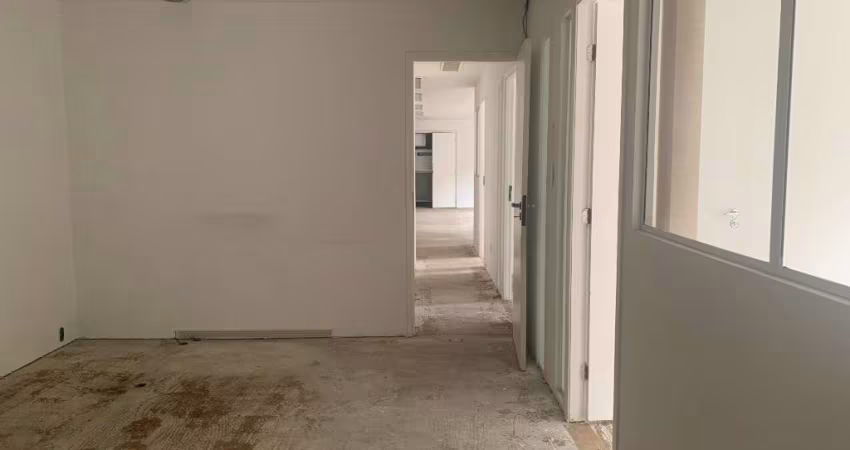 Conjunto comercial na região da Berrini. Classif BB
