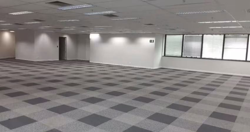 Conjunto comercial com 775m² no Butantã