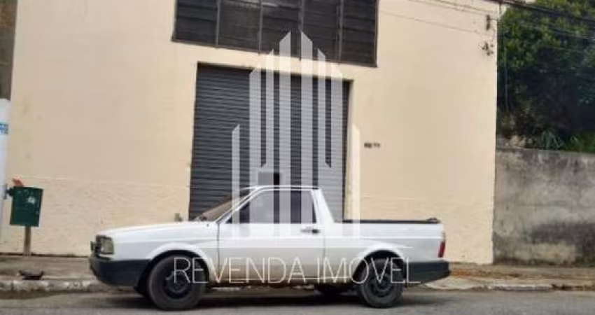 Galpão Comercial de Alto Padrão na Vila Antonieta, São Paulo-SP: 10 Vagas de Garagem e 500m² de Área!