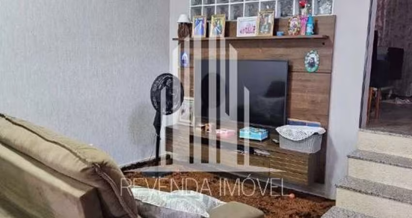 Sobrado a venda 240m² sendo 3 dormitórios l 3 banheiros ( 1suíte ) e 2 vagas Interlagos