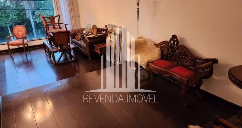 Casa Comercial de Alto Padrão em Siciliano, São Paulo-SP: 5 Quartos, 1 Suíte, 2 Salas, 4 Banheiros, 4 Vagas, 400m². Venda ou Locação!