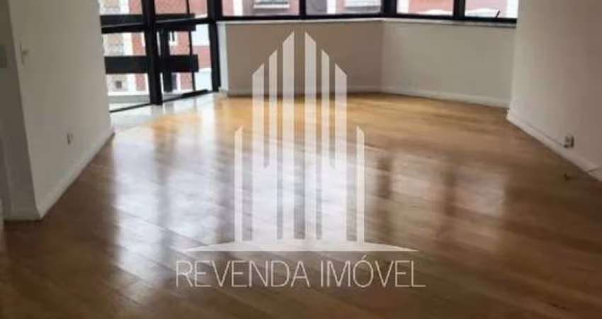 Apartamento com 141 metros em Moema - 3 dormitorios, sendo 1 suite, 2 vagas