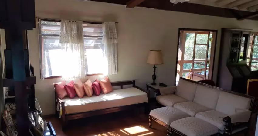 Casa Chácara 4 dormitórios/ sendo 3 suítes em um terreno de 4844m²- Granja Viana