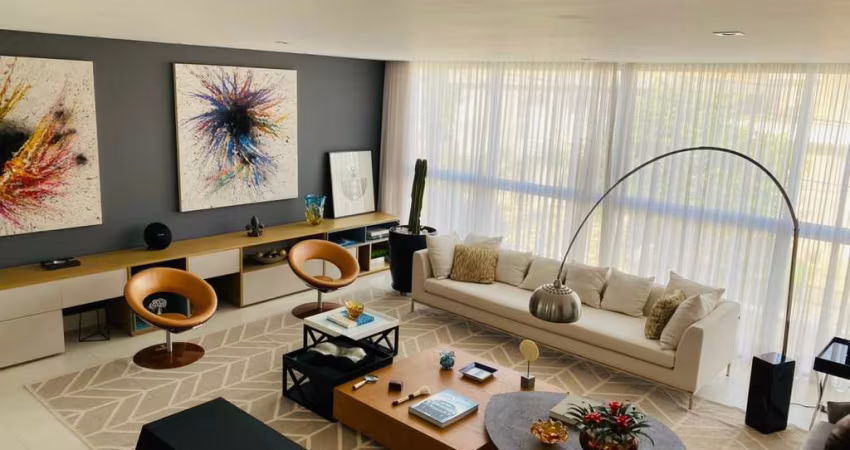 Casa com 400m², 5 suítes, 6 banheiros, 4 vagas de garagens em Alphaville, condomínio Alphasitio