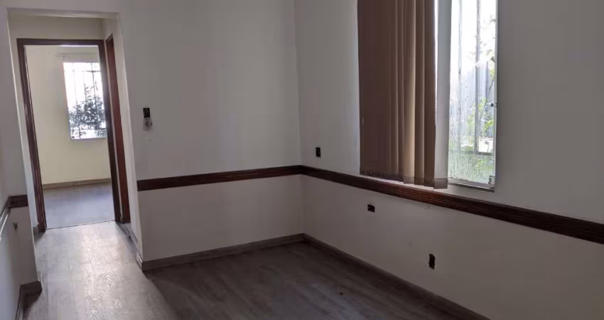Aluga-se. Sobrado amplo com 202m² de terreno e 197 m² construídos centro de Santo André