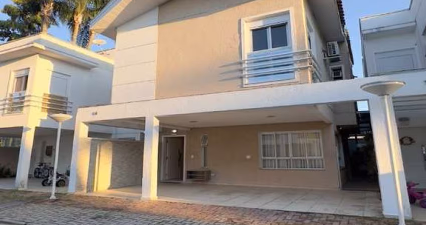 Oportunidade Única: Casa com 4 Quartos, 180m² e 2 Vagas em Condomínio Fechado