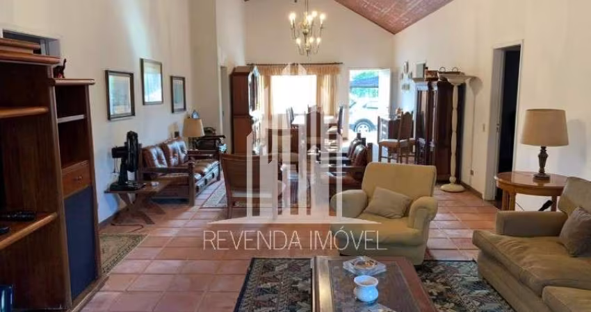 Chácara de Luxo à Venda em Embu-Guaçu-SP - 4 Quartos, 2 Suítes, 1 Sala, 3 Banheiros - 38.000m² de Área - Imperdível!