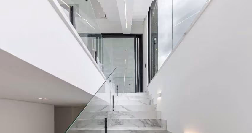 Casa de luxo em condomínio na Granja Viana II - 4 suítes, 7 banheiros, 423m² - Cotia-SP. Imperdível!