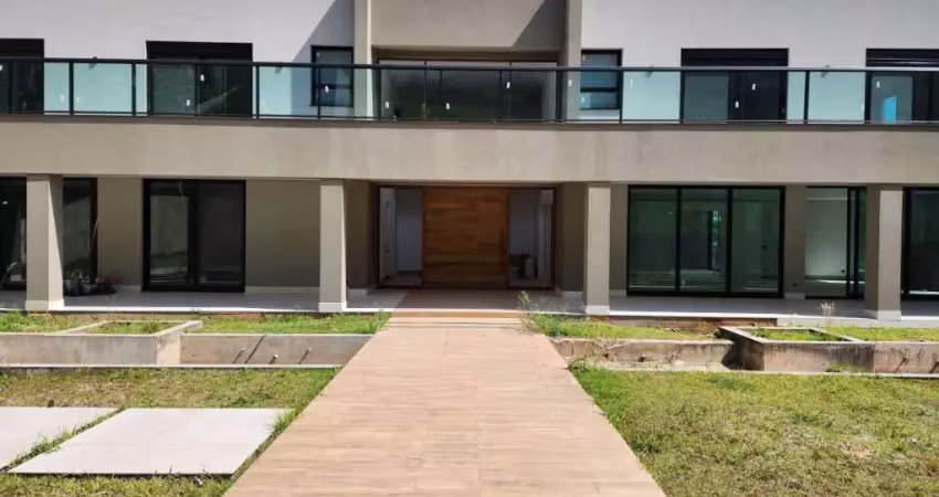 Casa de 1.305 m² e 4 suítes à venda no Condomínio Residencial Tamboré 1