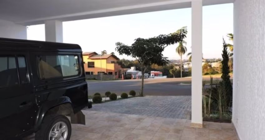 Casa no condomínio vintage com 03 suítes, 4 vagas, sala com 3 ambientes, sala de TV com varanda