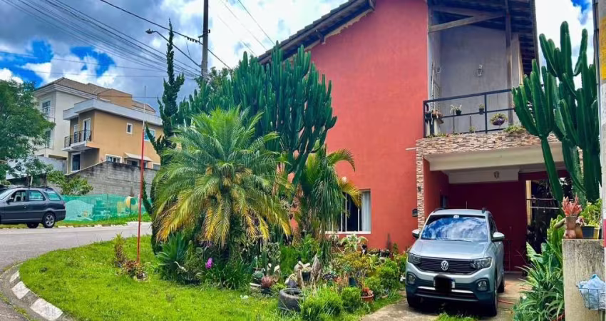 Casa de 290 m² e 3 dormitórios, à Venda no Condomínio New Ville