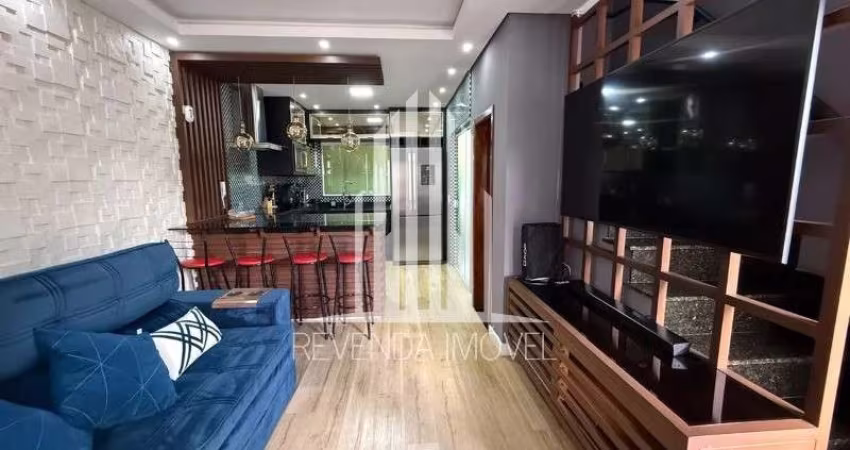Sobrado a venda 53m² sendo 02 dormitórios 3 banheiros e 2 vagas Condomínio Fênix